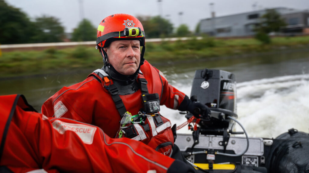 Specialist Rescue Team doing water rescue.